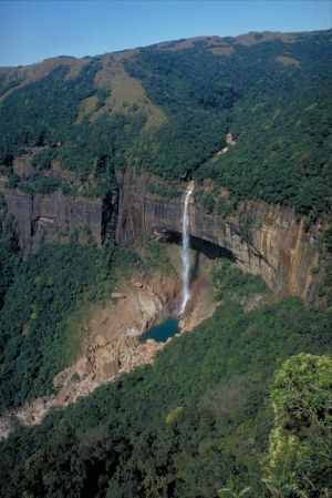 Nohkalikai Falls